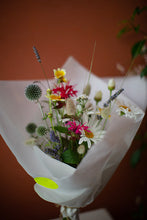 Load image into Gallery viewer, Seasonal Bouquet - Pastels &amp; Pales

